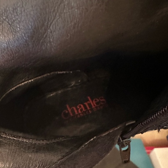 Charles David Black leather heeled boot - Picture 6 of 10